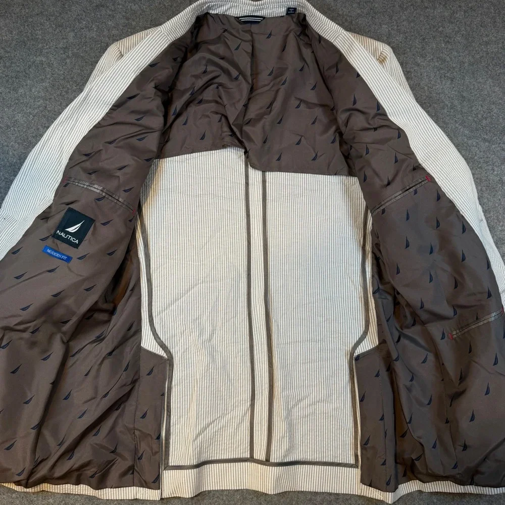 Nautica elevated coat lapels
