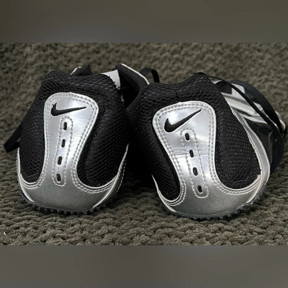 Nike men rivals