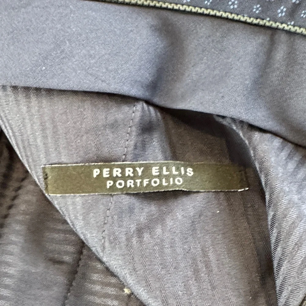 Perry Ellis etc flat