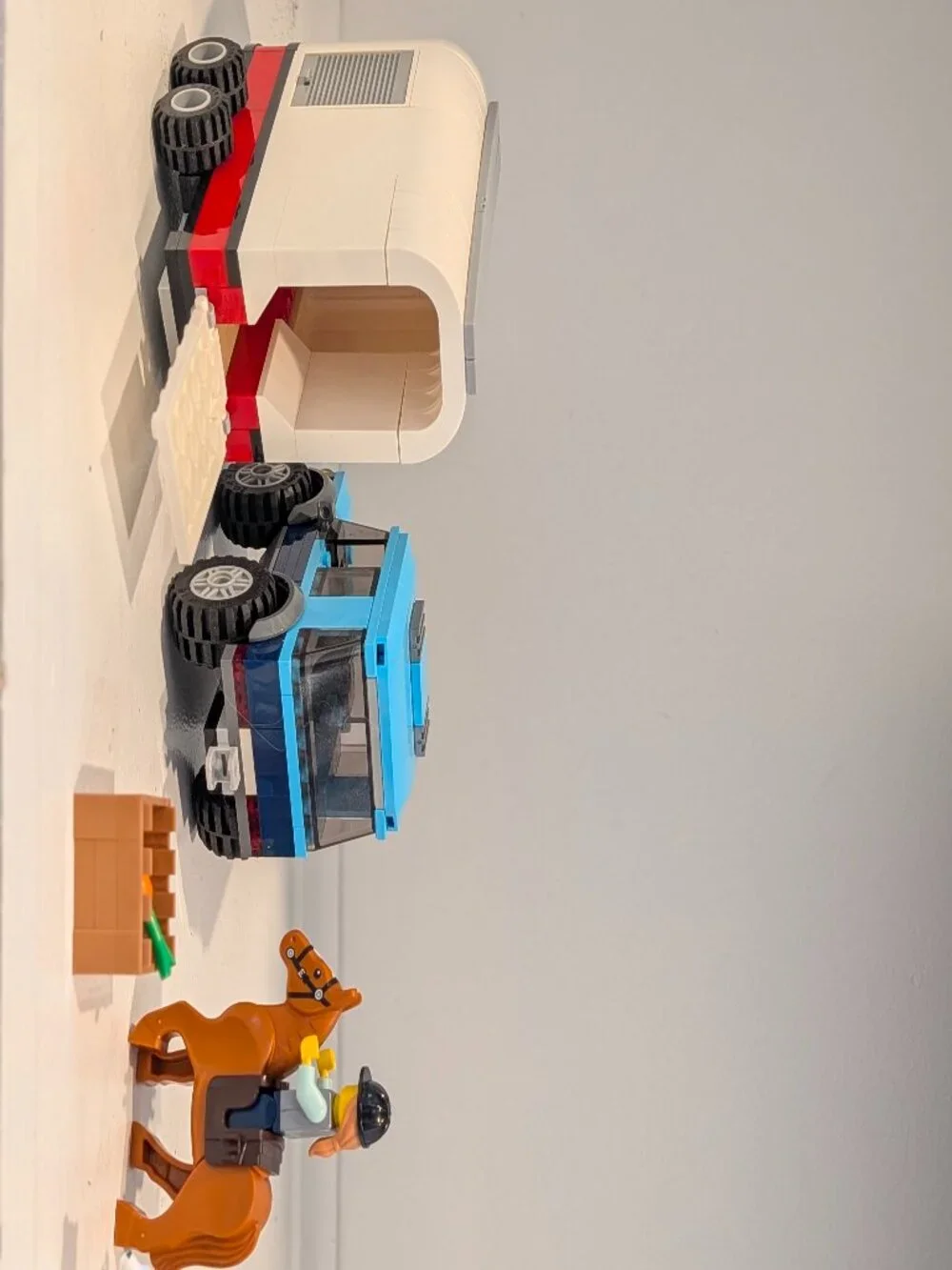 LEGO City Horse Transporter 60327 - 100% Complete Excellent Condition