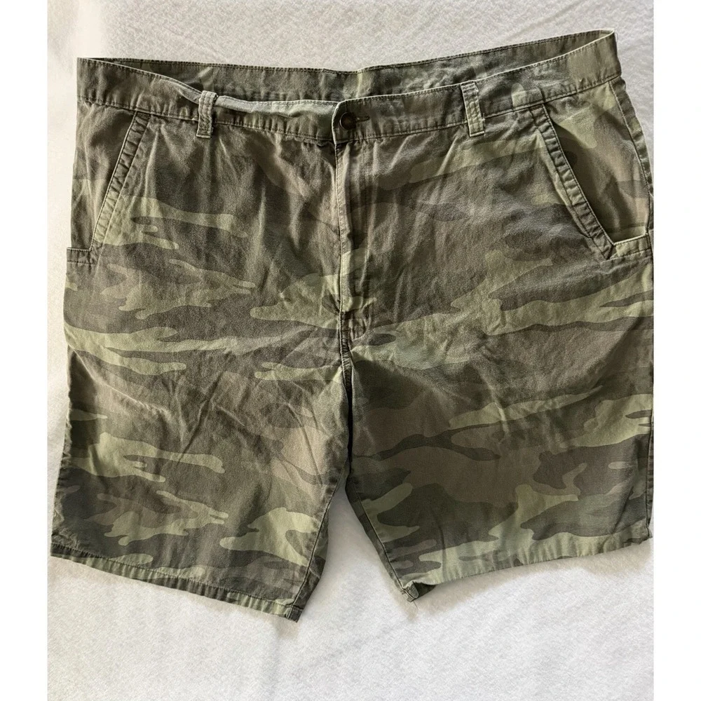 Dickies Men's Green Camo Cargo/Utility Shorts Size 44W