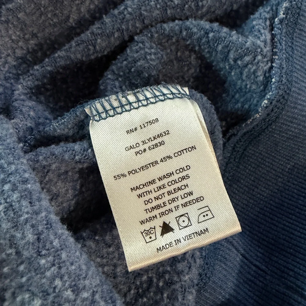 Levis red colors