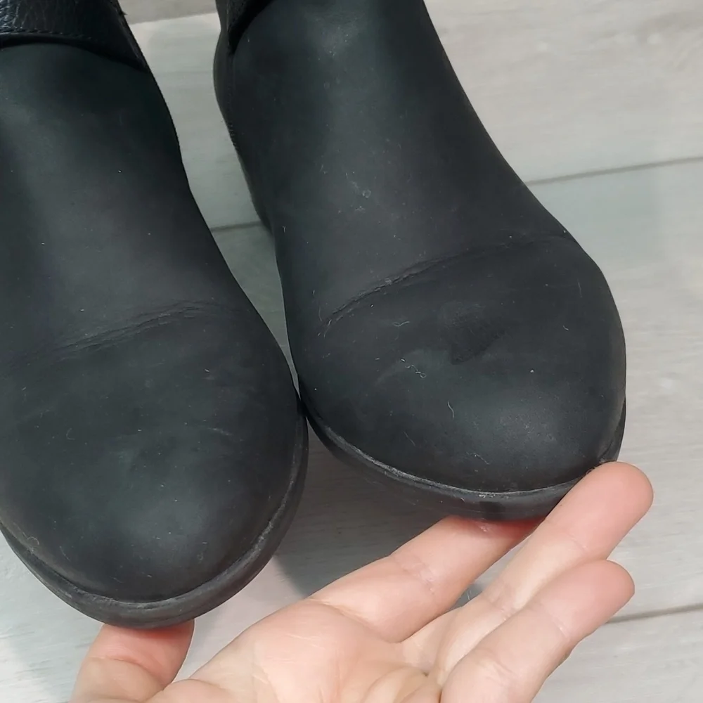 Clarks good used