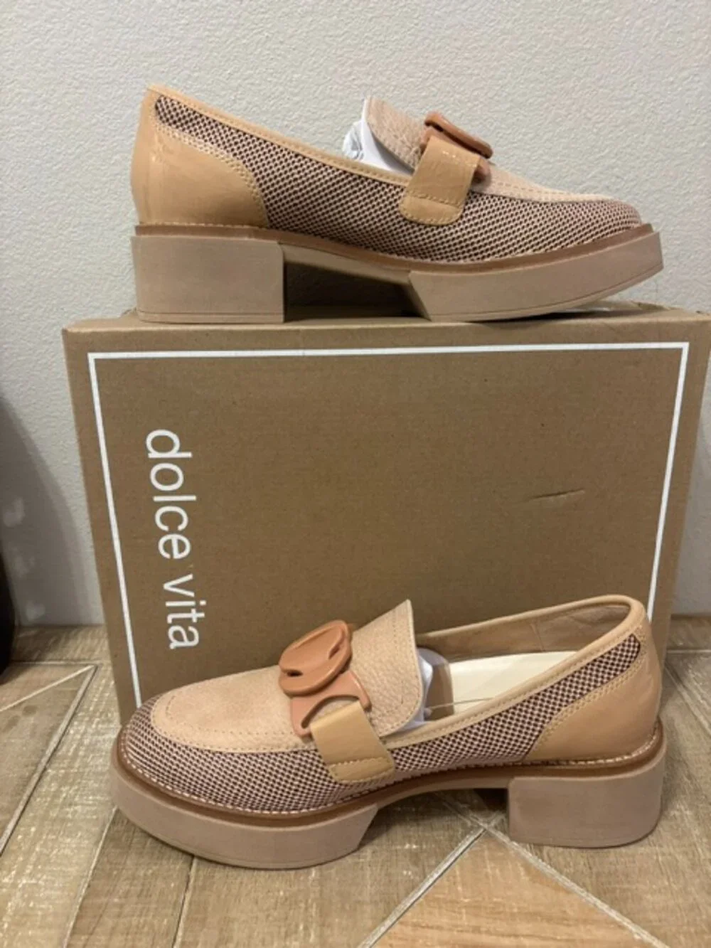 Dolce Vita step into