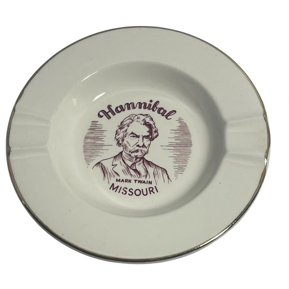 Vintage & Rare Hannibal MO (Mark Twain)Cream Trinket Plate/Ashtray Gold Trimmed.