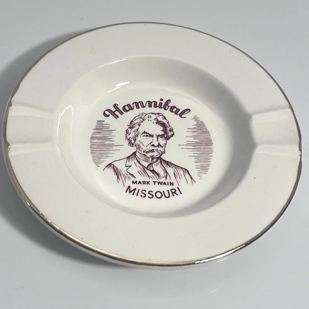 Vintage & Rare Hannibal MO (Mark Twain)Cream Trinket Plate/Ashtray Gold Trimmed.
