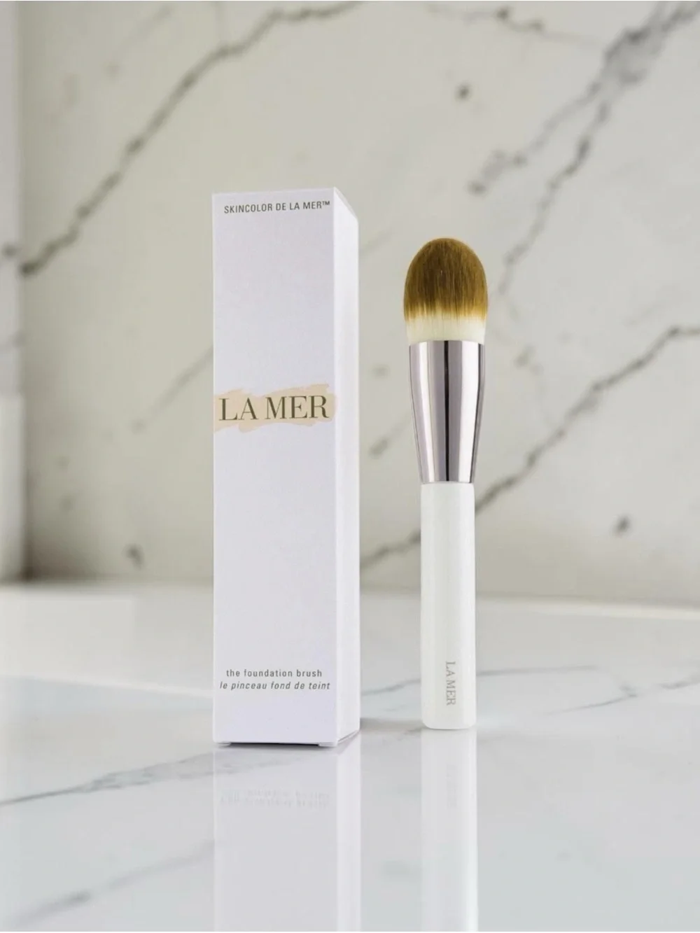 LA MER Skincolor de La Mer - The Angled Foundation Brush - New In Box and sealed