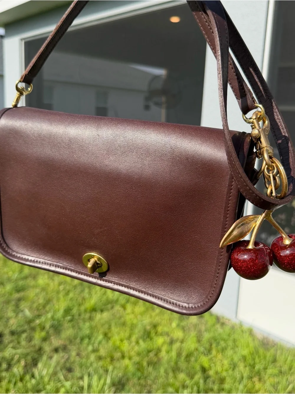 N/A brown pocket