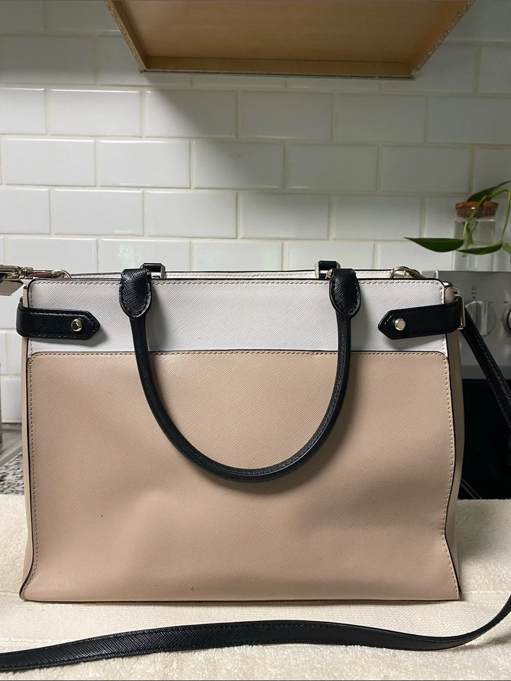 kate spade reposhing this