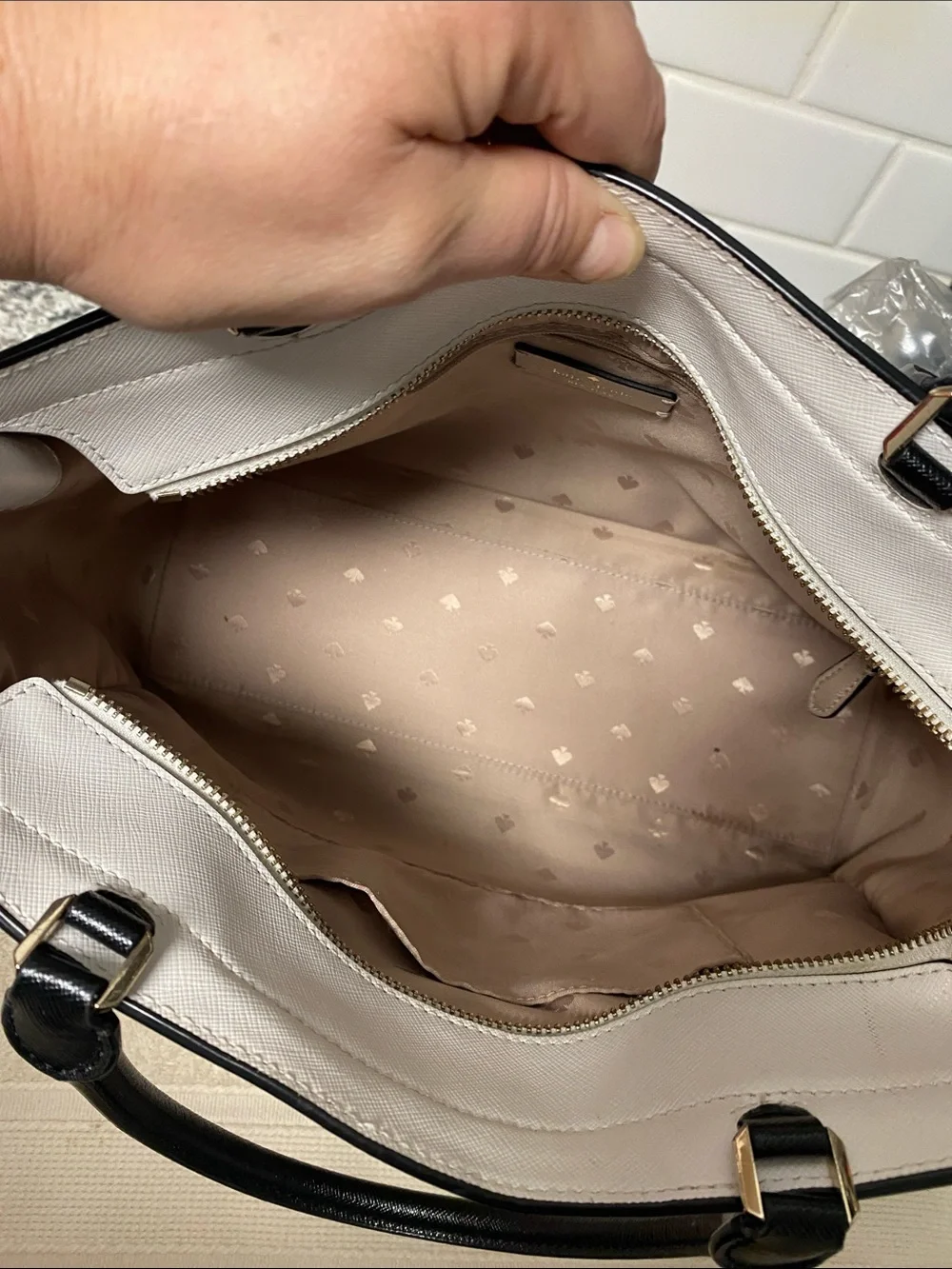kate spade reposhing this