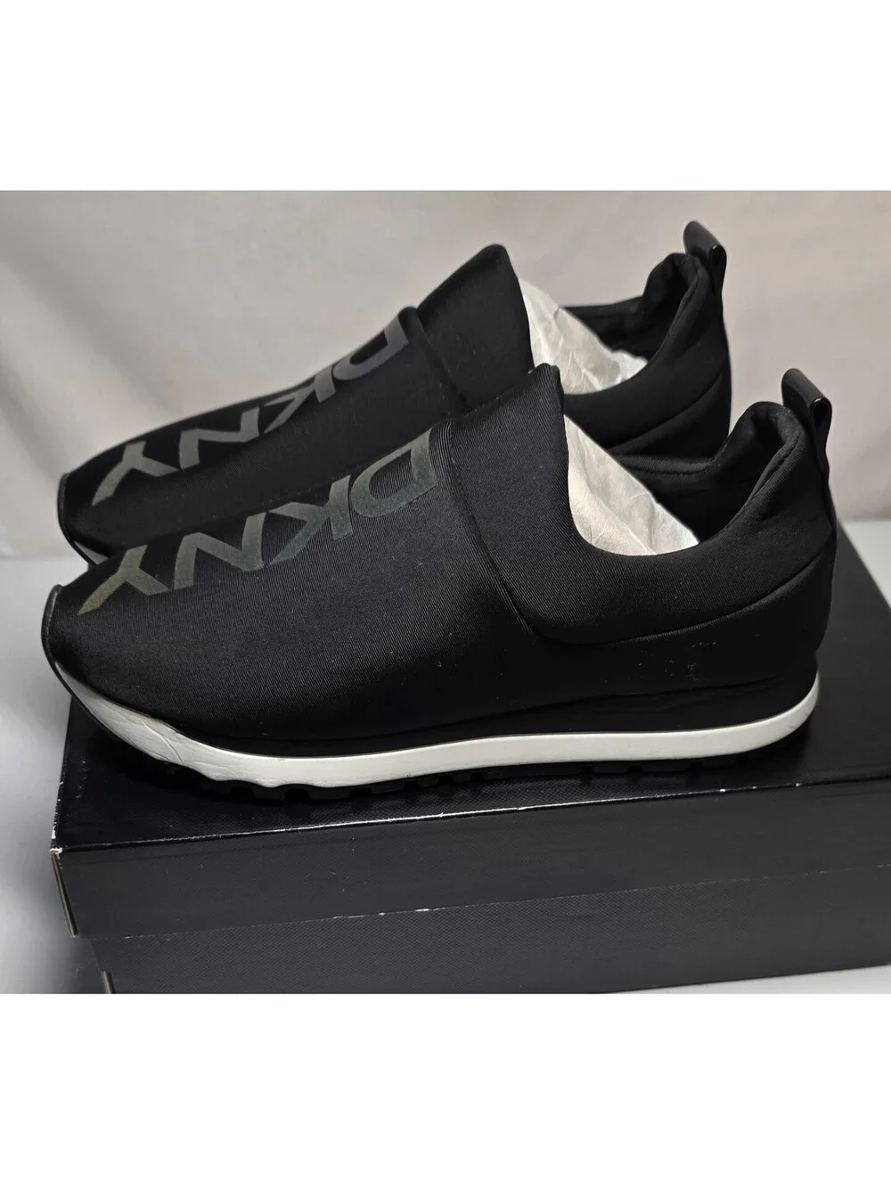 DKNY Women's Size 6.5 Jadyn Slip On Jogg Sneakers Black w/Silver 