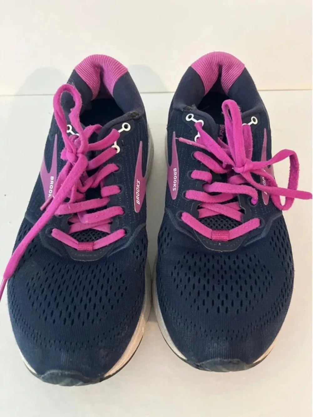 Brooks Ariel Running Shoes Women’s Size 7.5 Navy blue purple Sneakers