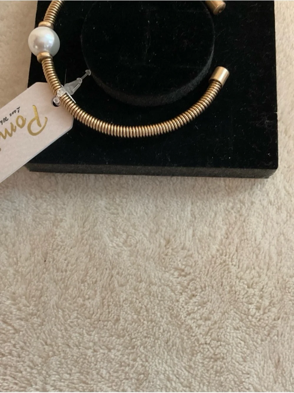 Pomina gold tone