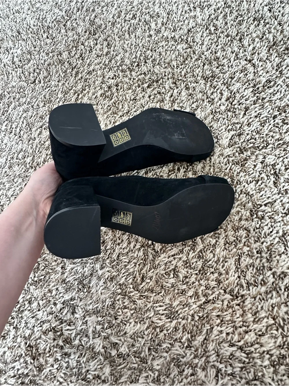 Jeffrey Campbell shipping flaws