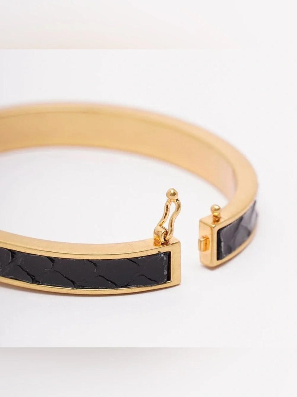 Saint Laurent *cross post*