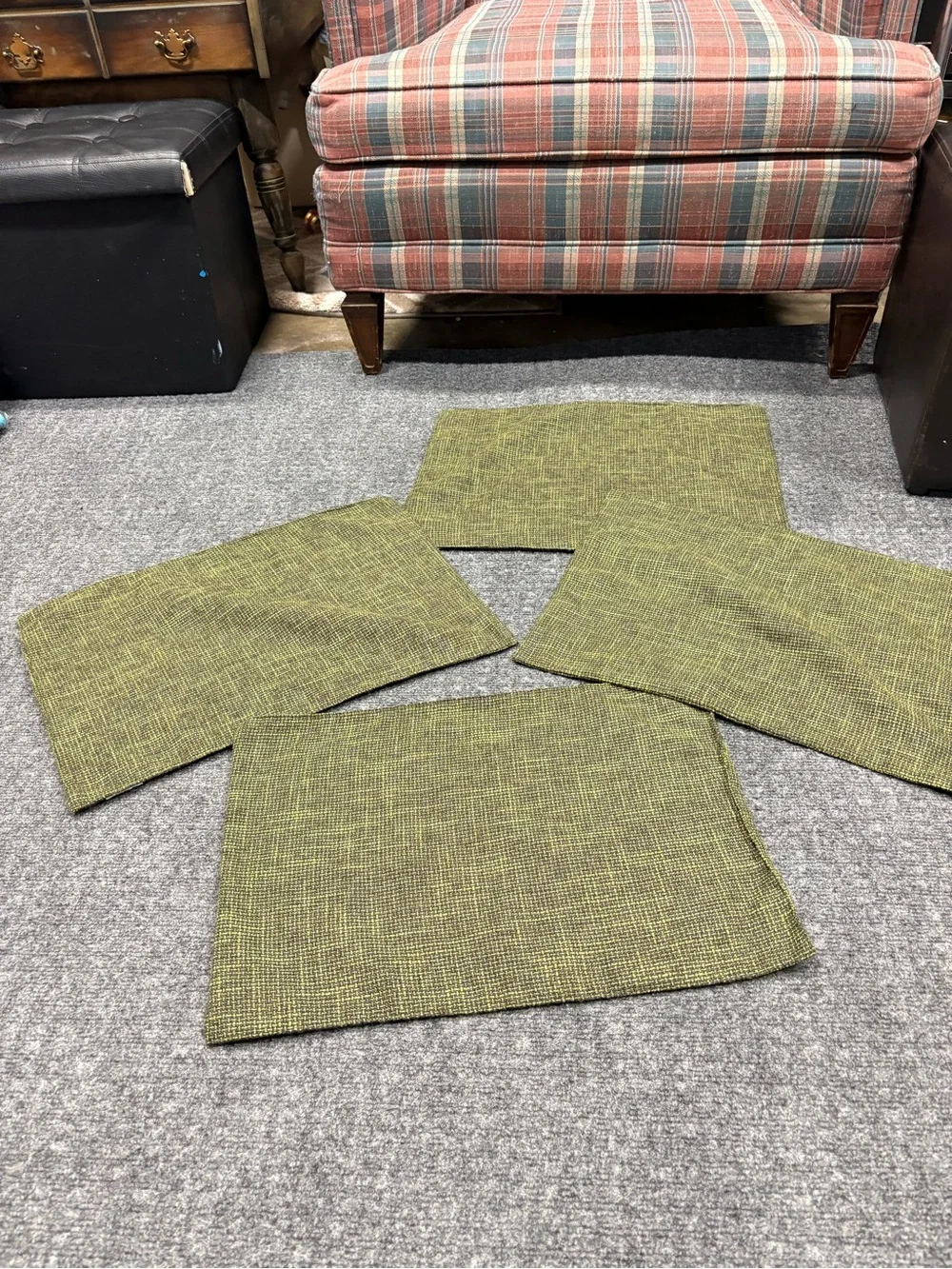Kevin Textiles stylish olive