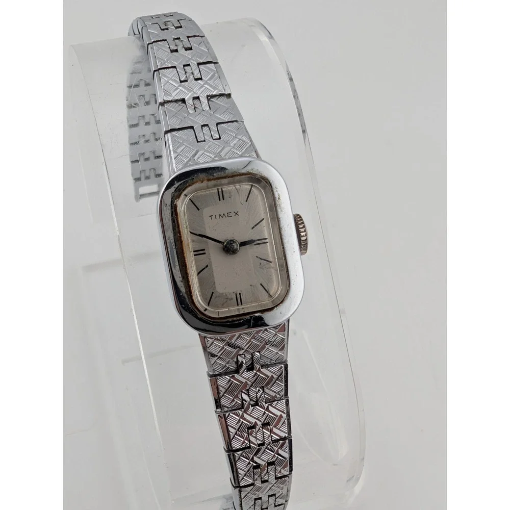 Vintage Timex Mechanical Women's Watch 15mm Case Silver 6