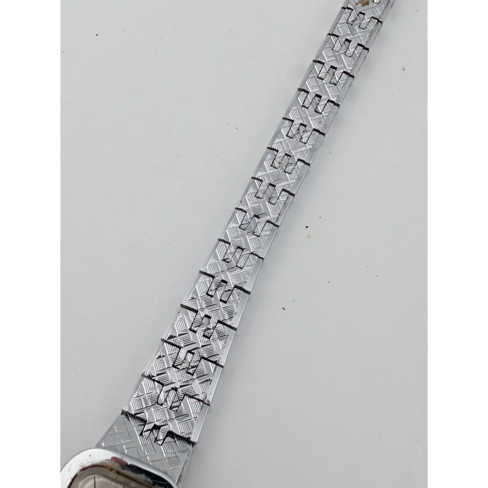 Vintage Timex Mechanical Women's Watch 15mm Case Silver 6