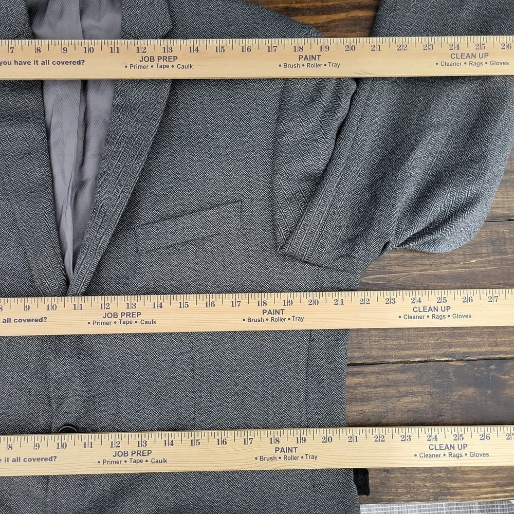 Michael Kors Men's Sport Coat Blazer Two Button Gray‎ herringbone Poly Blend 42R