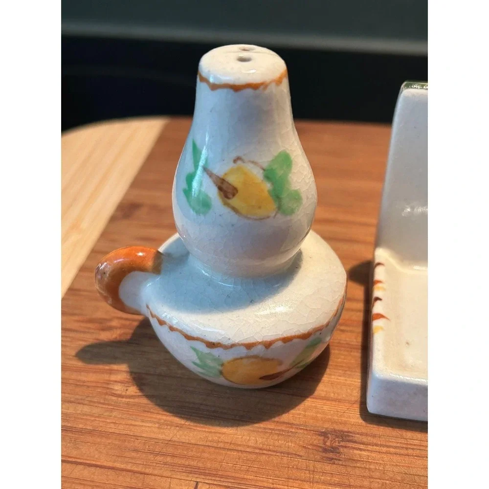 The Unbranded Brand vintage ceramic