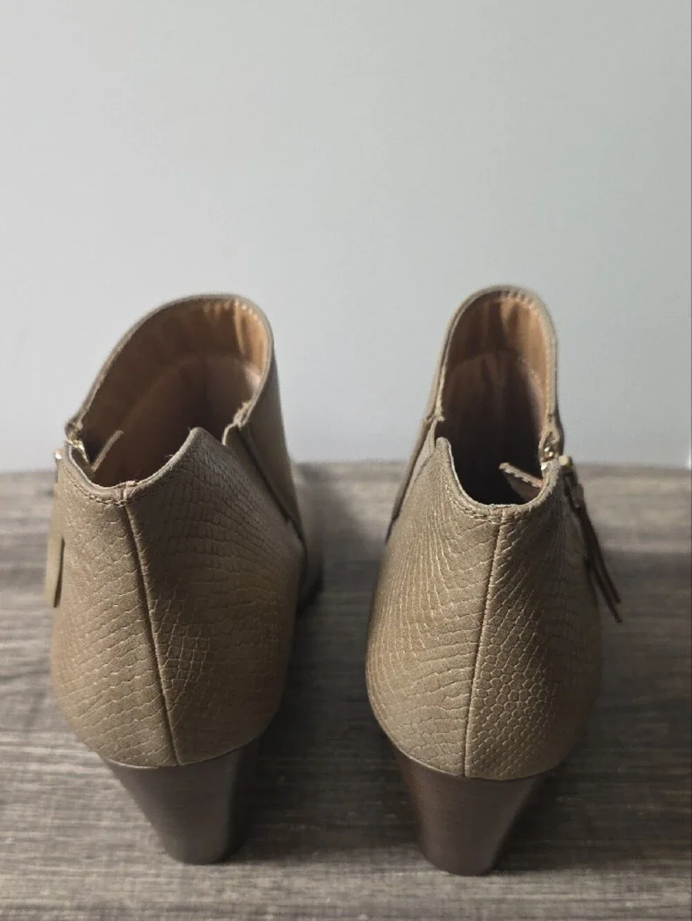 new directions stylish taupe