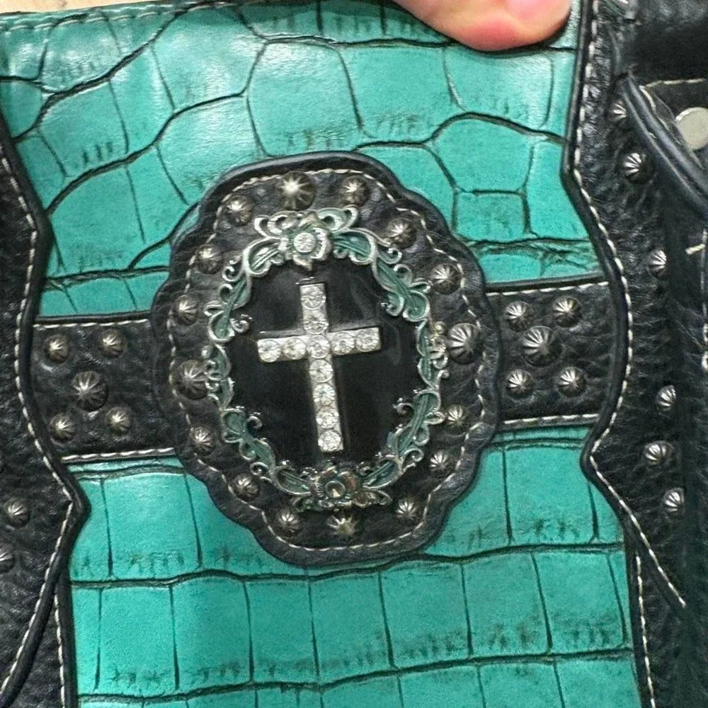 N/A stud cross