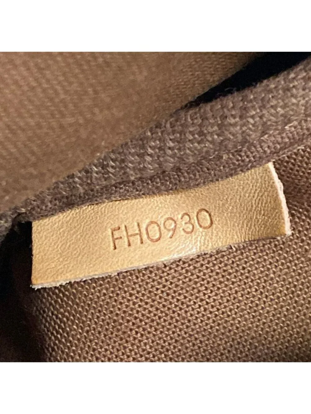 Louis Vuitton Shoulder Bag Monogram Saumur 30 Screw Removal