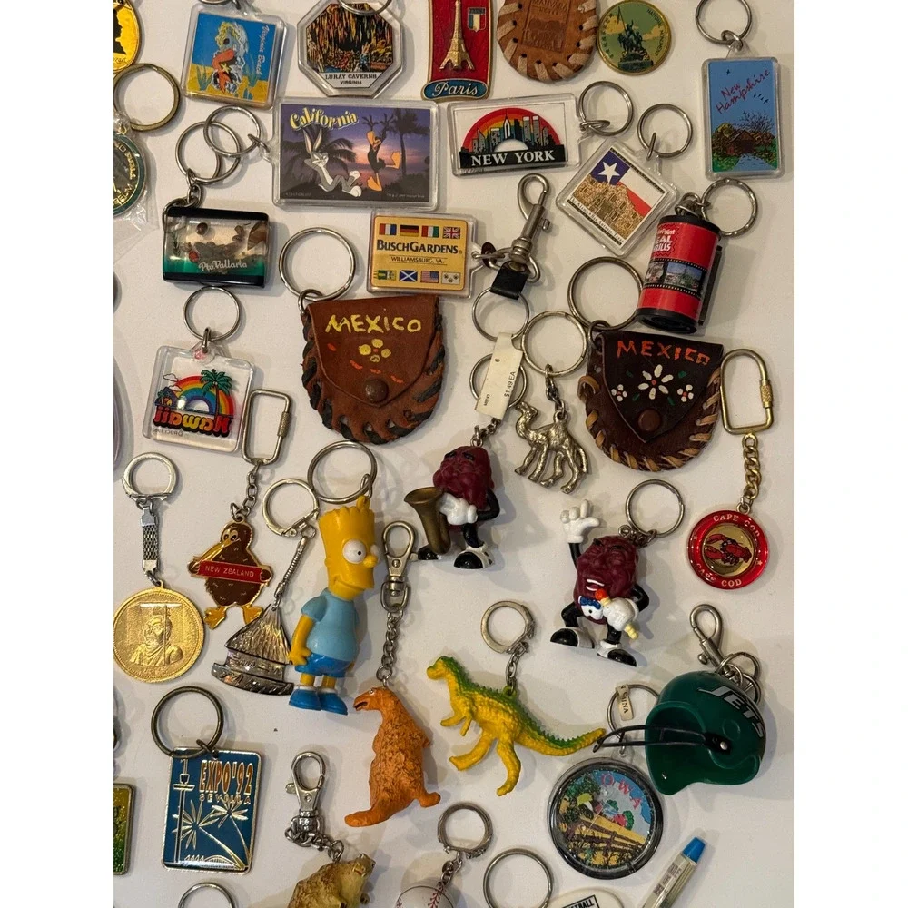 🔑 Huge Vintage Keychain Lot 100+ Advertising Travel Souvenir Character Novelty
