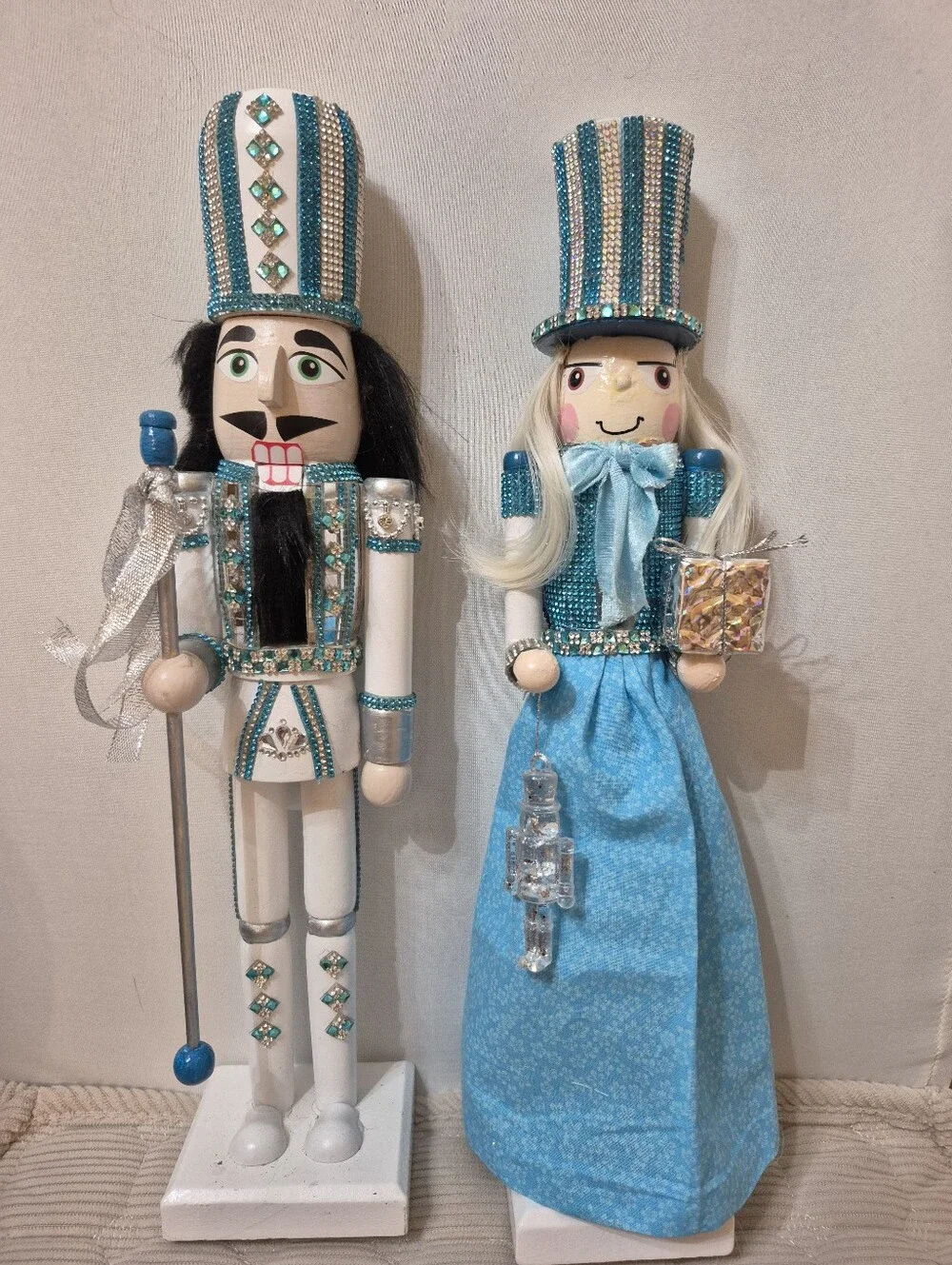 N/A festive nutcracker