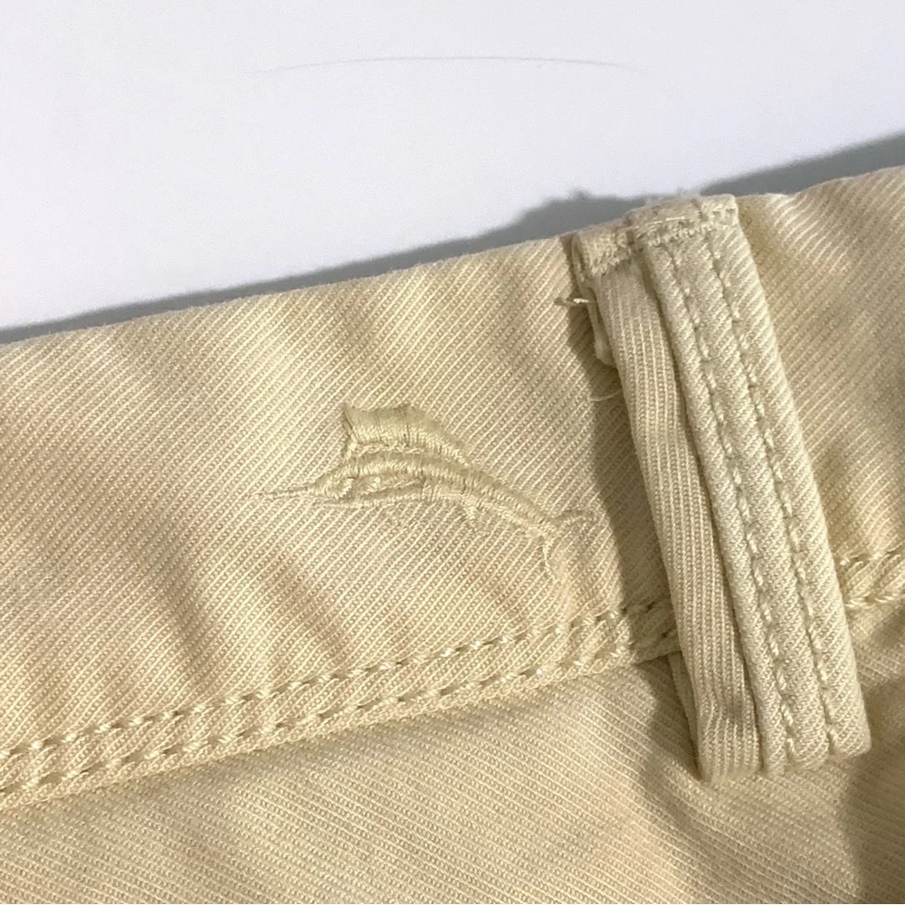 Tommy Bahama Men’s Chino Shorts Sz. 40 Pale Yellow / Beige Stretch Cotton Tencel