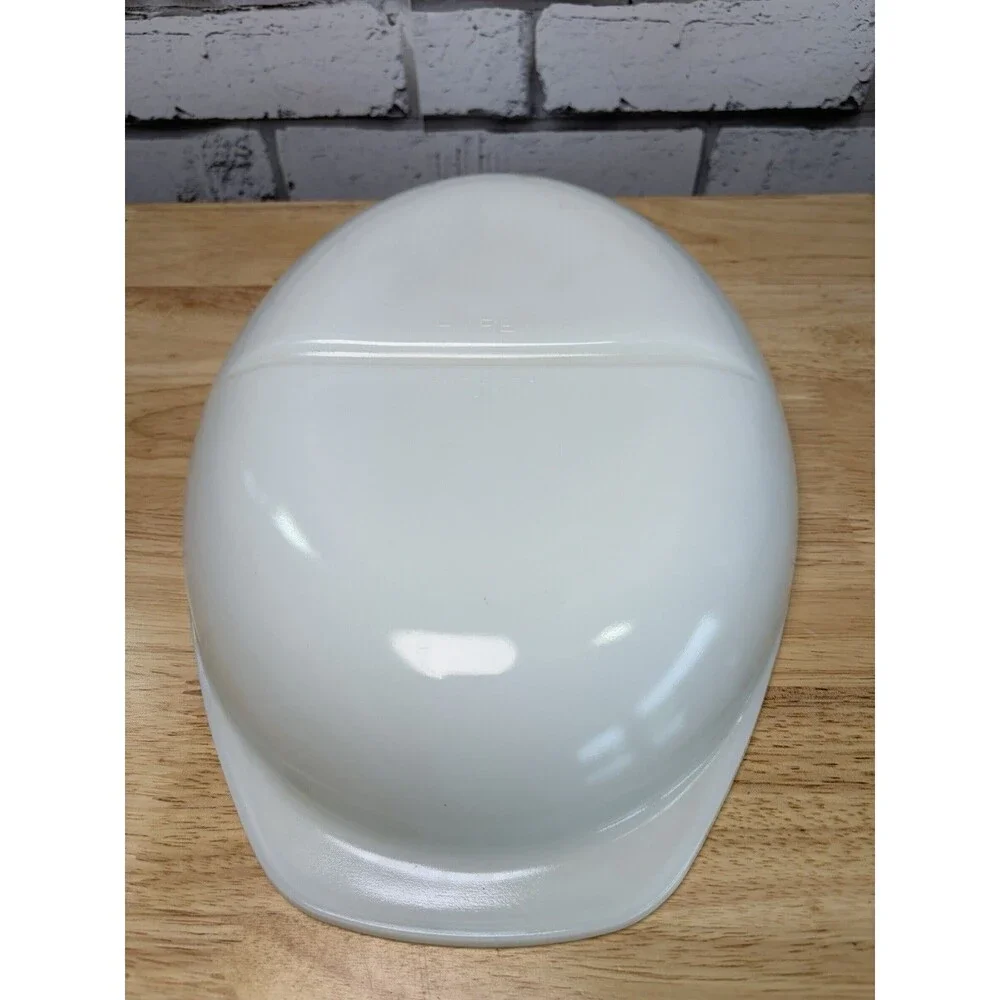 Vintage White Pyrex Divided Casserole Dish 1.5 Qt #1063  Mint