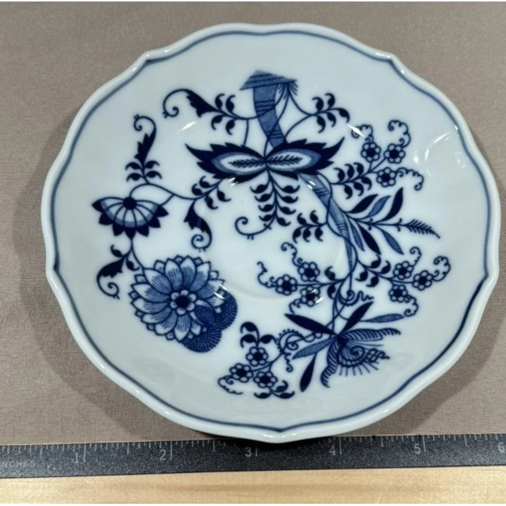 Vintage Blue Onion Pattern‎ Saucer  Blue Danube/Japan, 5.5