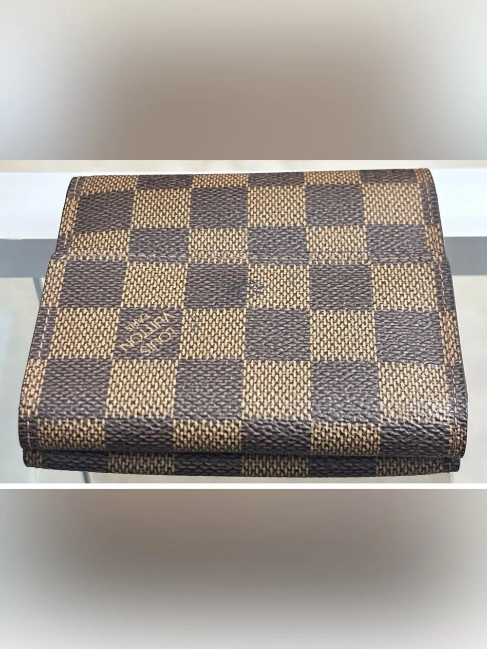 Louis Vuitton excellent pre