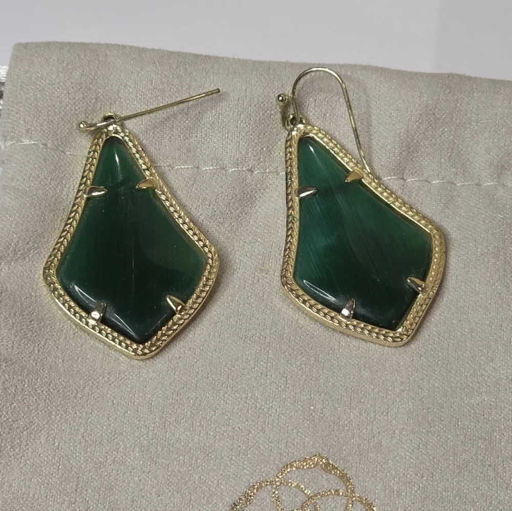 Kendra Scott chic drop