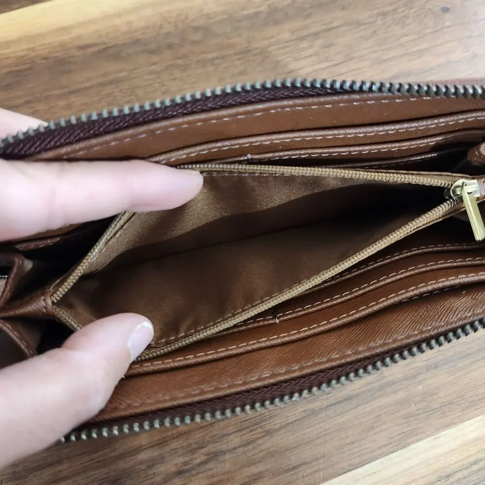 Fossil details tiegan