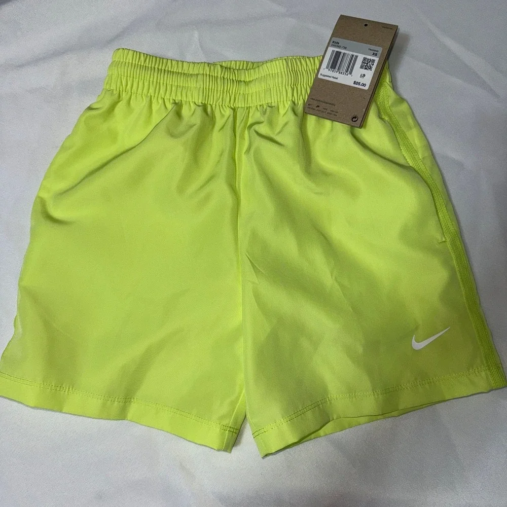 Nike Kids' Dri-FIT Multi Woven Shorts in Light Lemon Twist/White, size‎ XS