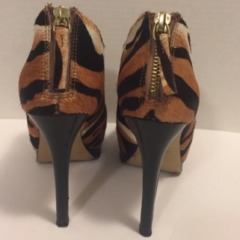 NINE WEST Animal Print Ankle Booties Haywire Tiger Heels Pony Hair Stiletto sz 6