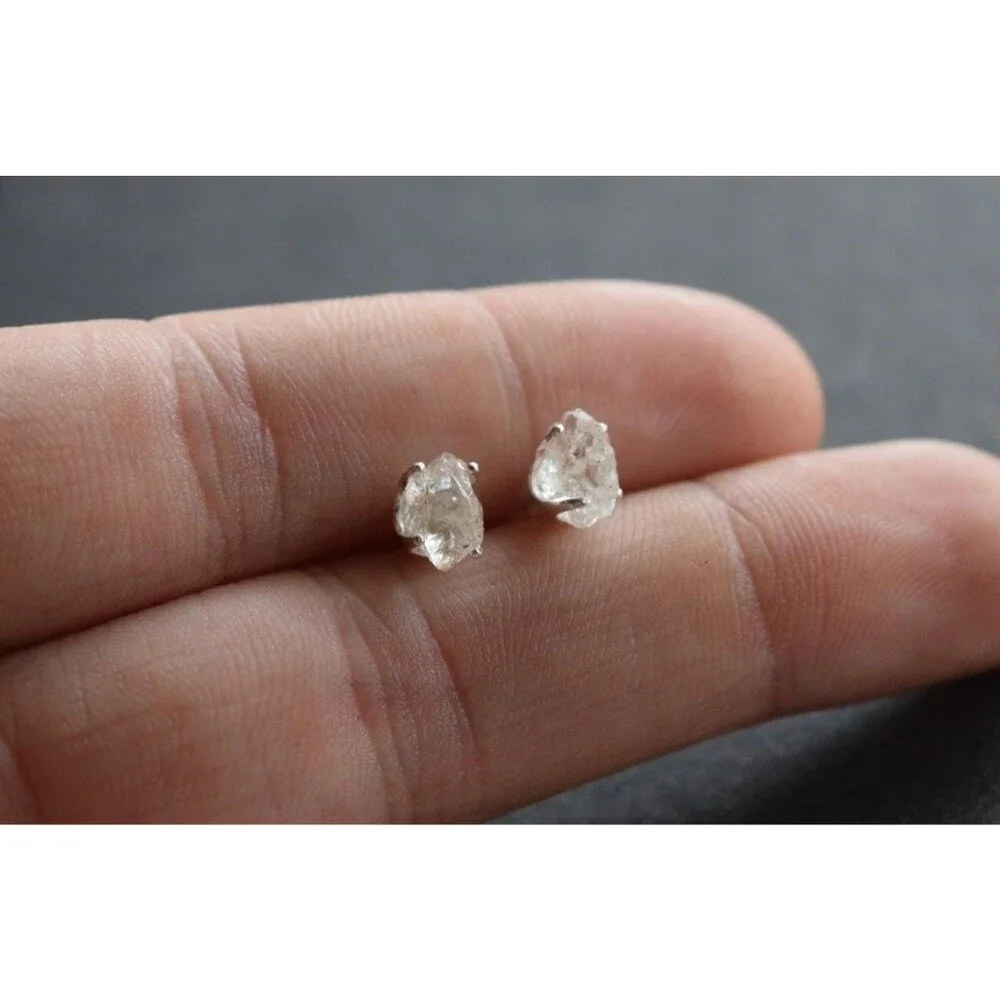 Unbranded dioxide lake gems