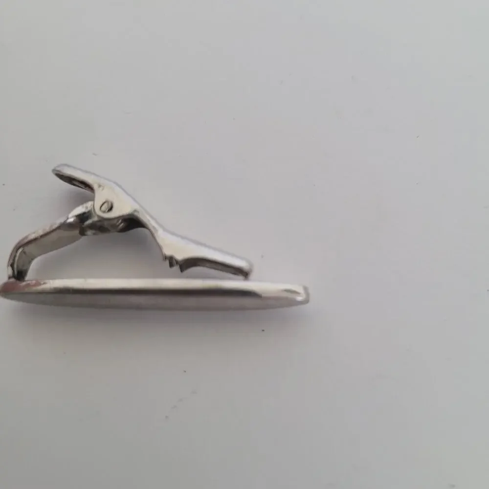 Unbranded this silver