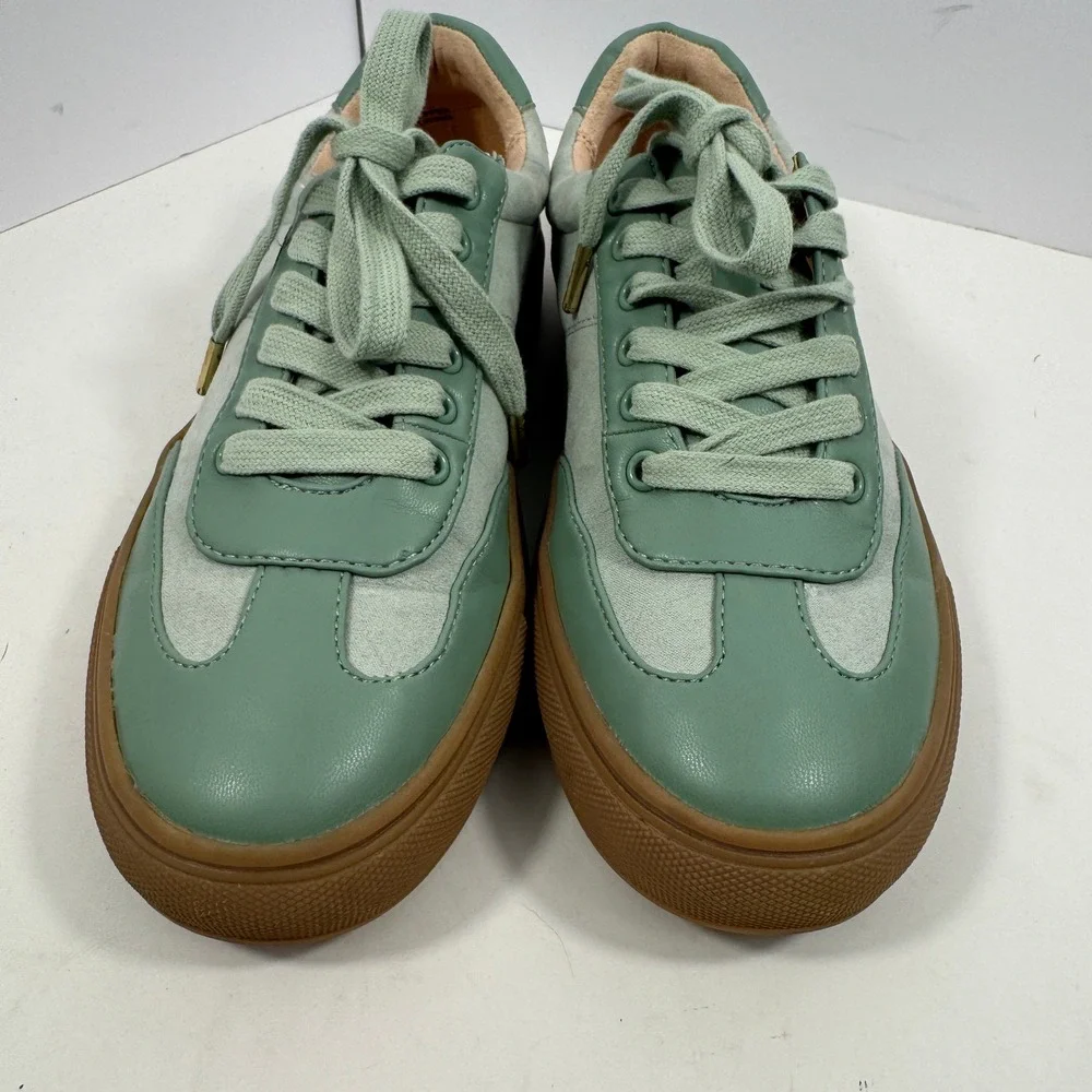 LOFT Sneakers Women Green Suede Gum Sole Lace Up Size 8.5‎
