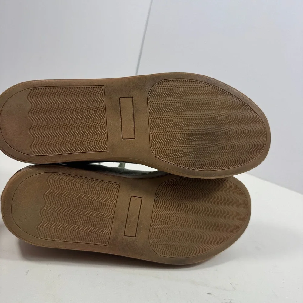 LOFT Sneakers Women Green Suede Gum Sole Lace Up Size 8.5‎