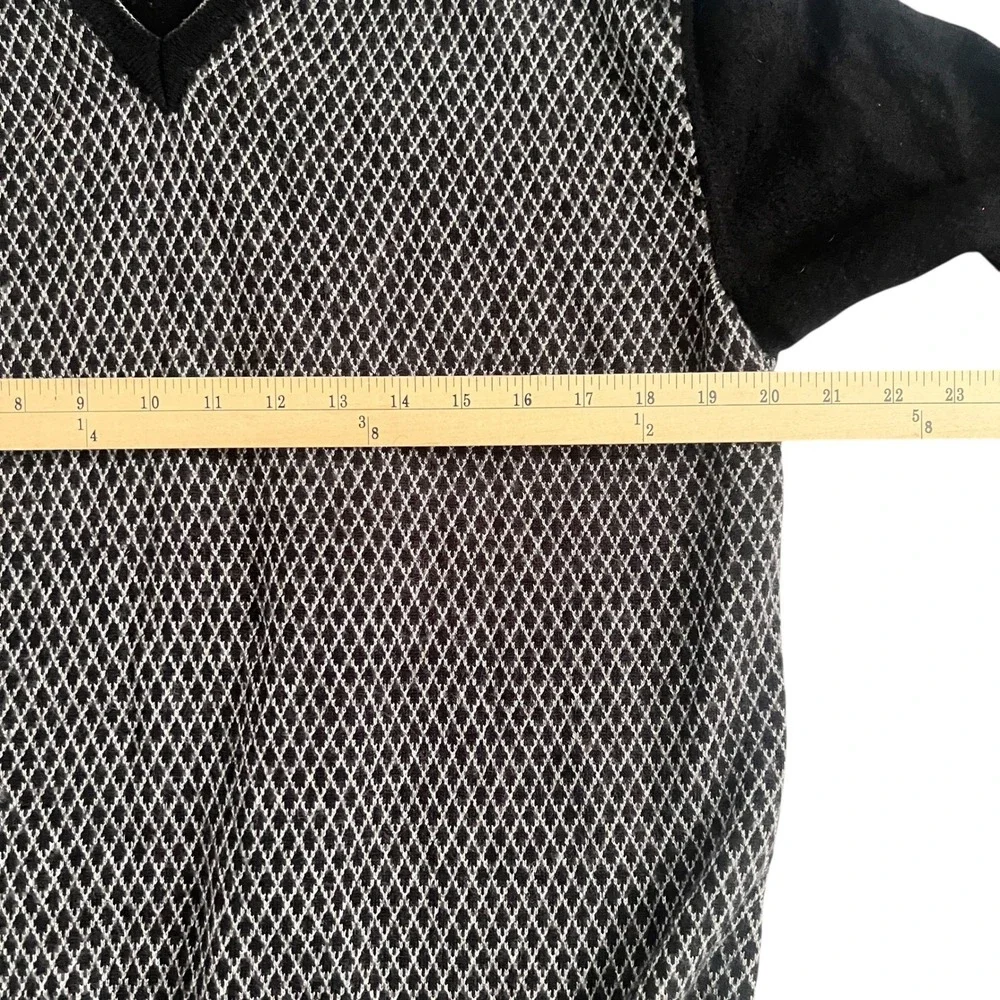 Tuttle vtg neck
