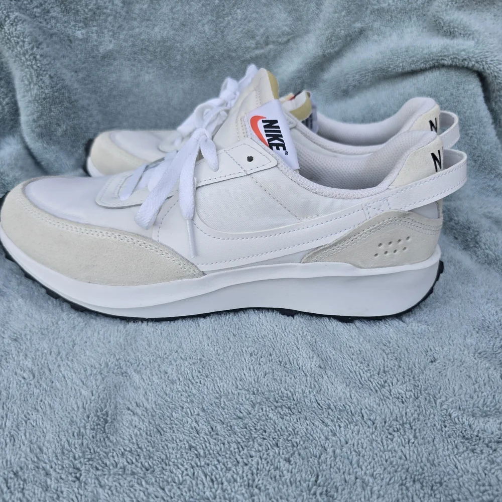 Nike Waffle Runner Leather Sneakers in White & Light Beige SIZE 9.5