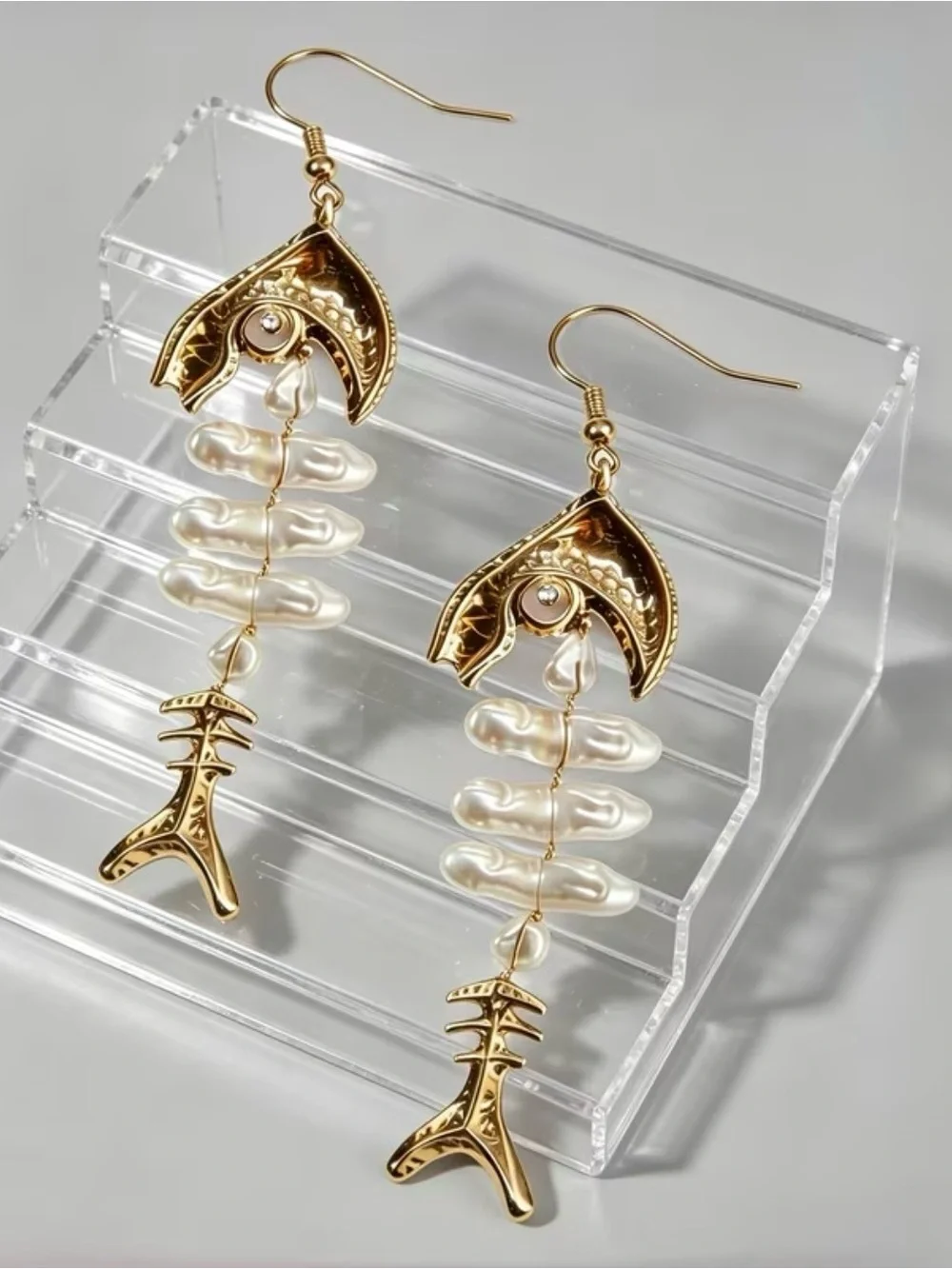 N/A elegant gold