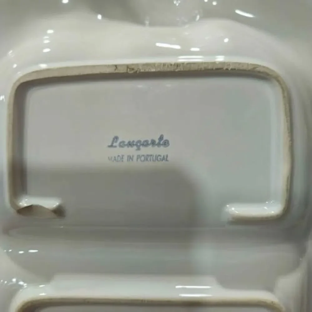 Unbranded versatile white