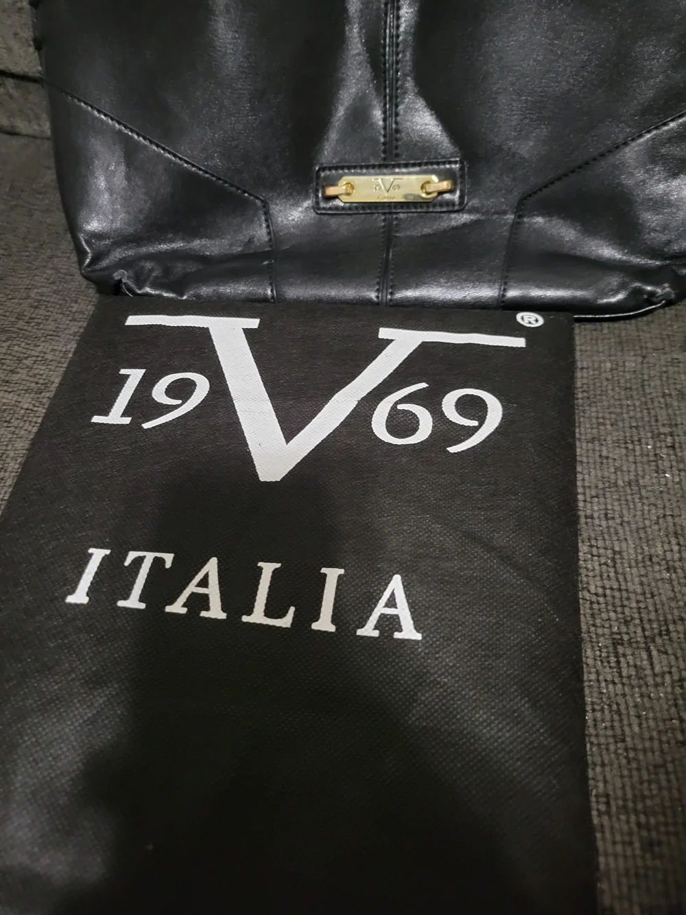 19v69 versace product descriptionstyle