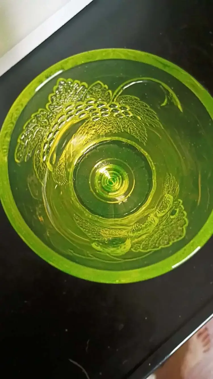 Uranium Glass bring little