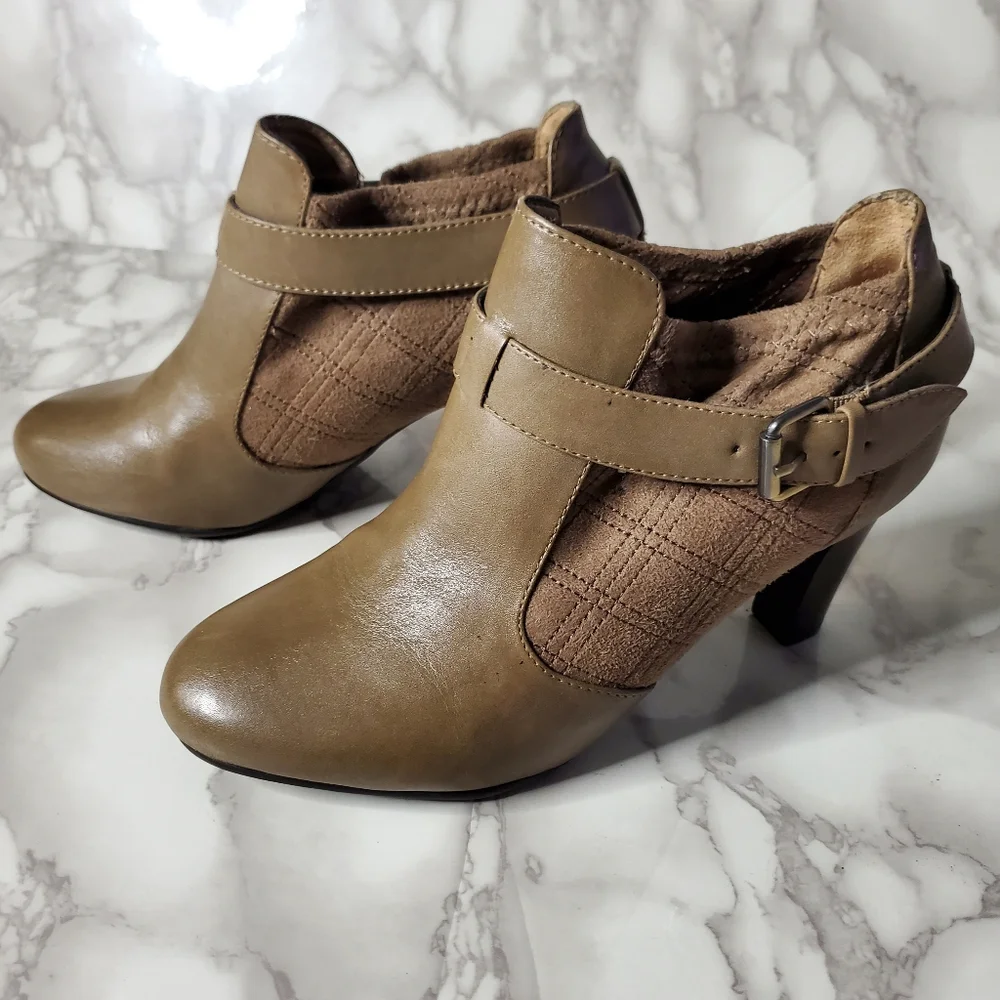 Naturalizer pre owned