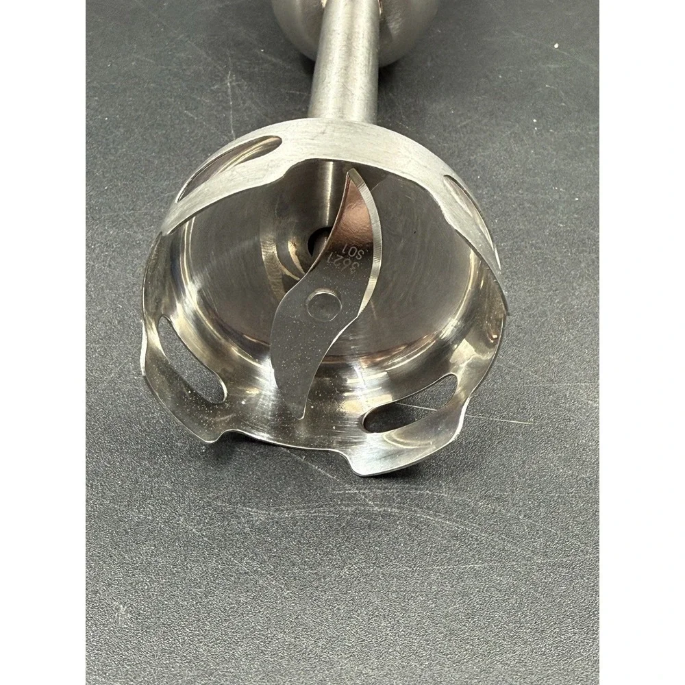 Cuisinart lock button
