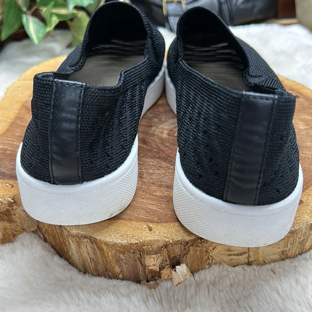 Mountain Sole black‎ slip on tennis shoes women’s 7